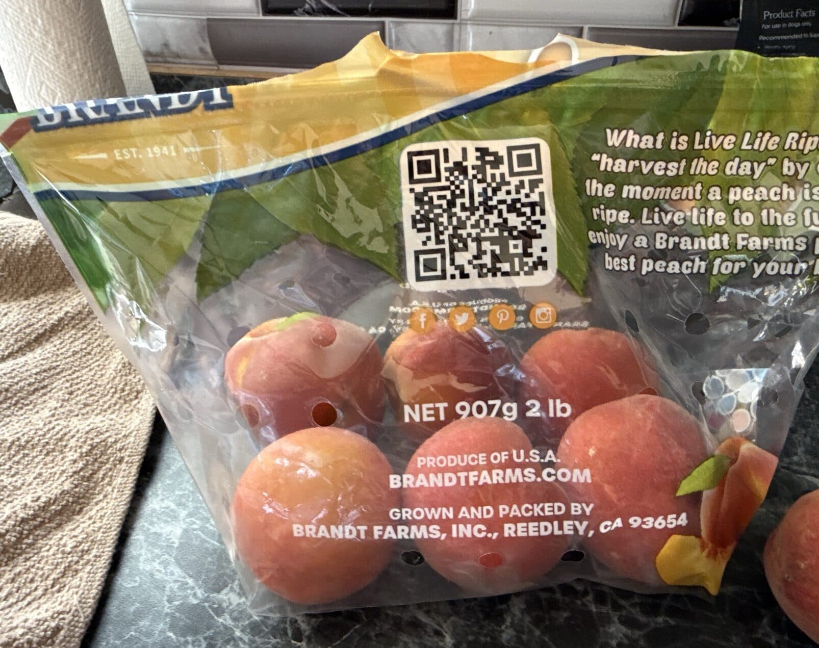 Brandt Farms Inc. Peaches packshot