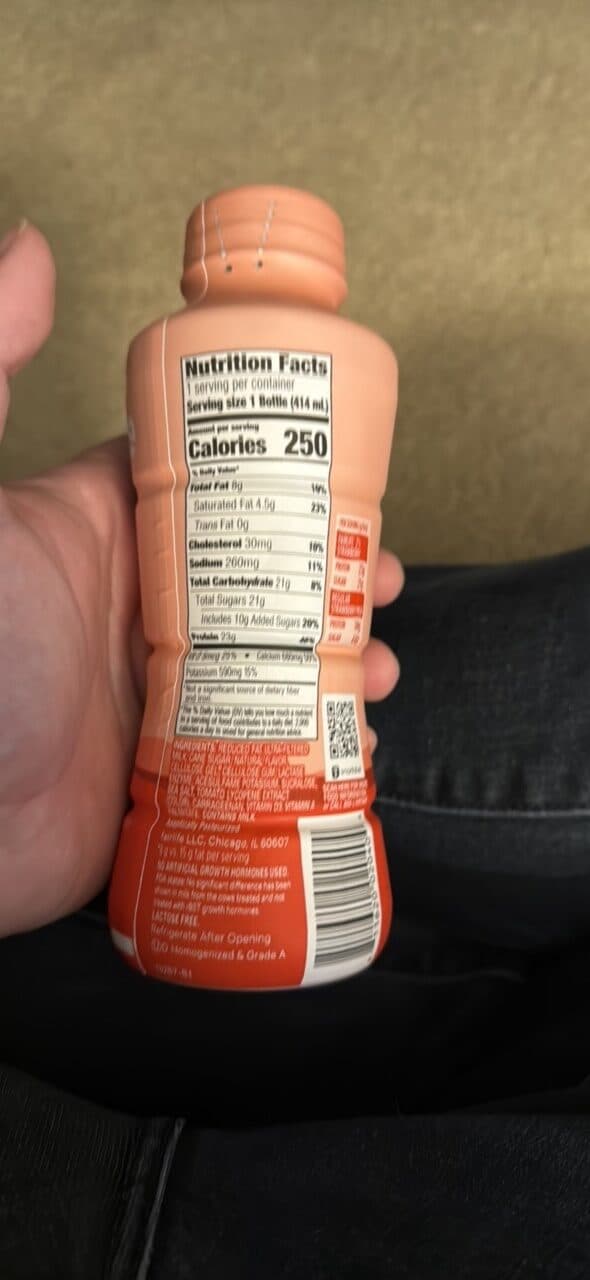 fairlife STRAWBERRY 2% REDUCED FAT ultra-filtered milk packshot