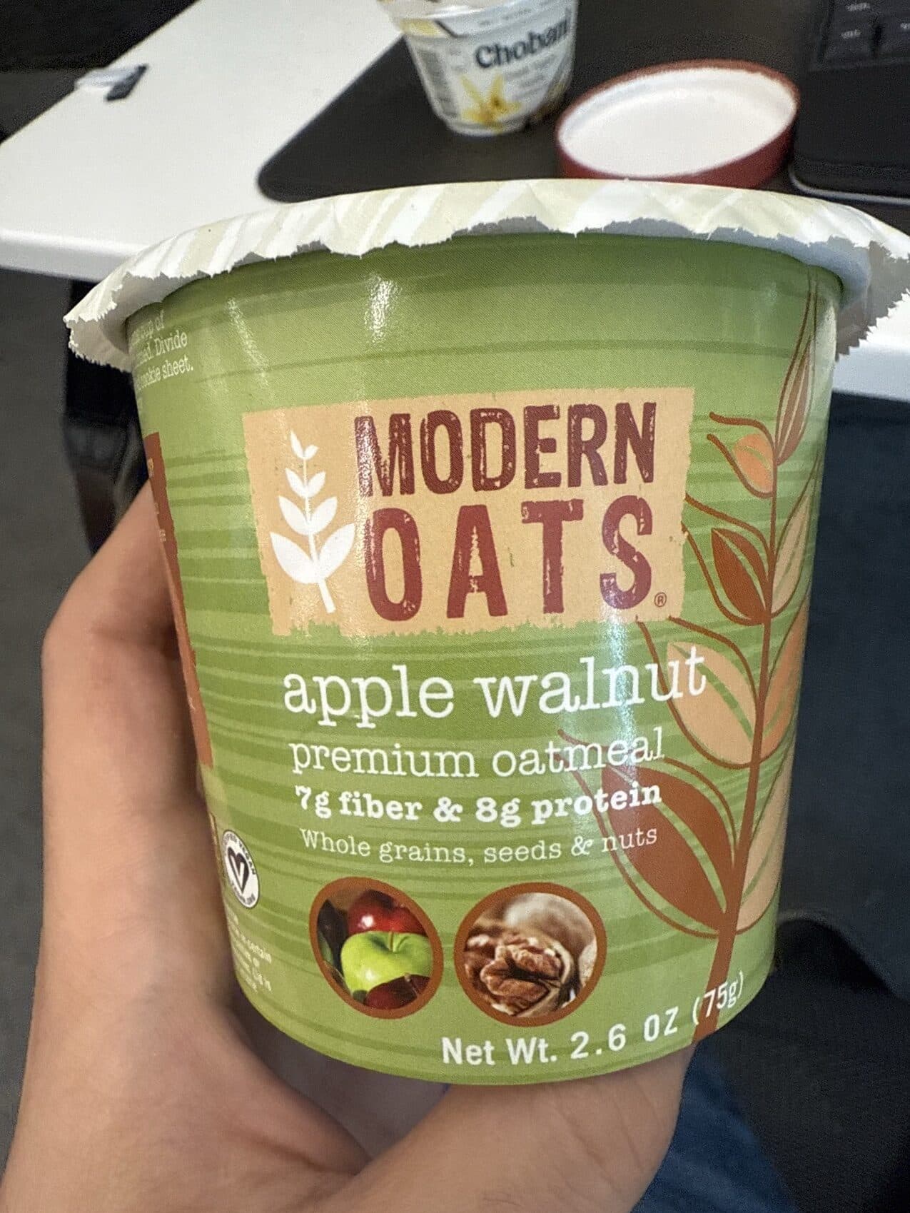 Modern Oats Apple Walnut Premium Oatmeal packshot