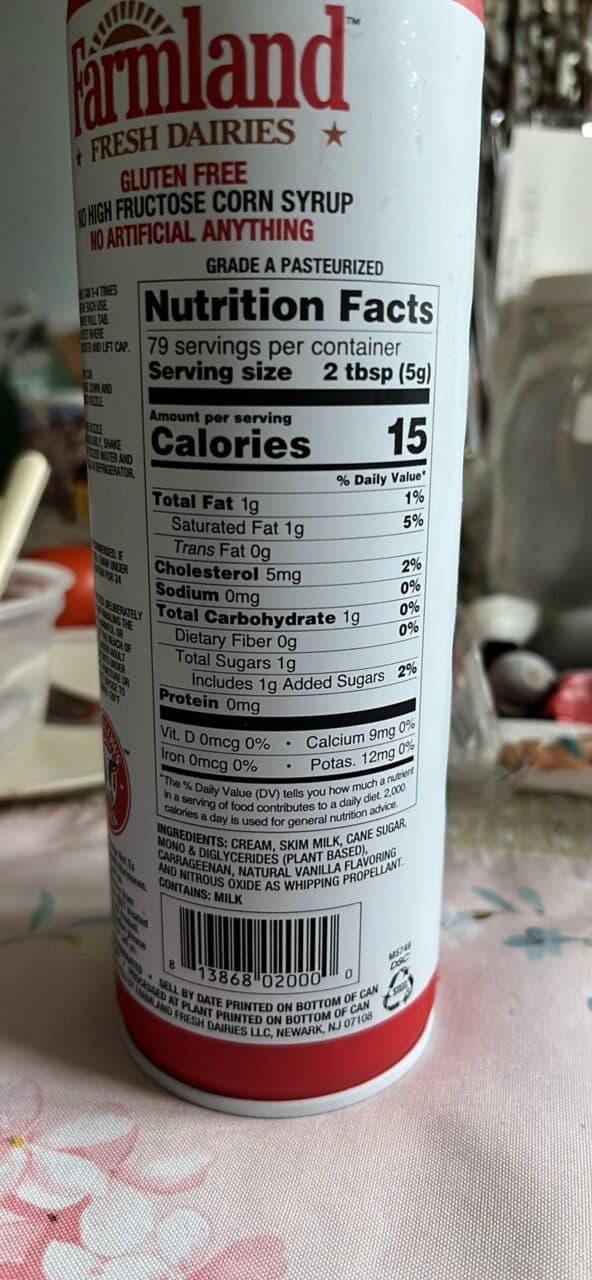 Farmland REAL WHIPPED LIGHT CREAM Cane Sugar Sweetened packshot
