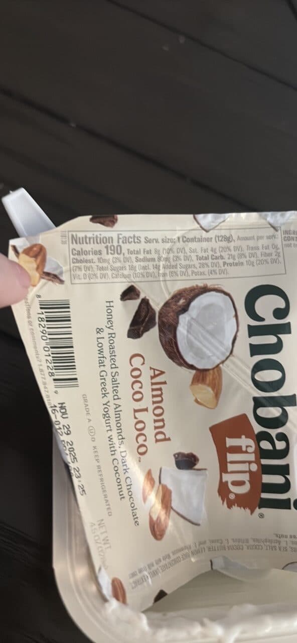 Chobani flip Almond Coco Loco Honey Roasted Salted Almonds, Dark Chocolate & Lowfat Greek Yogurt with Coconut packshot