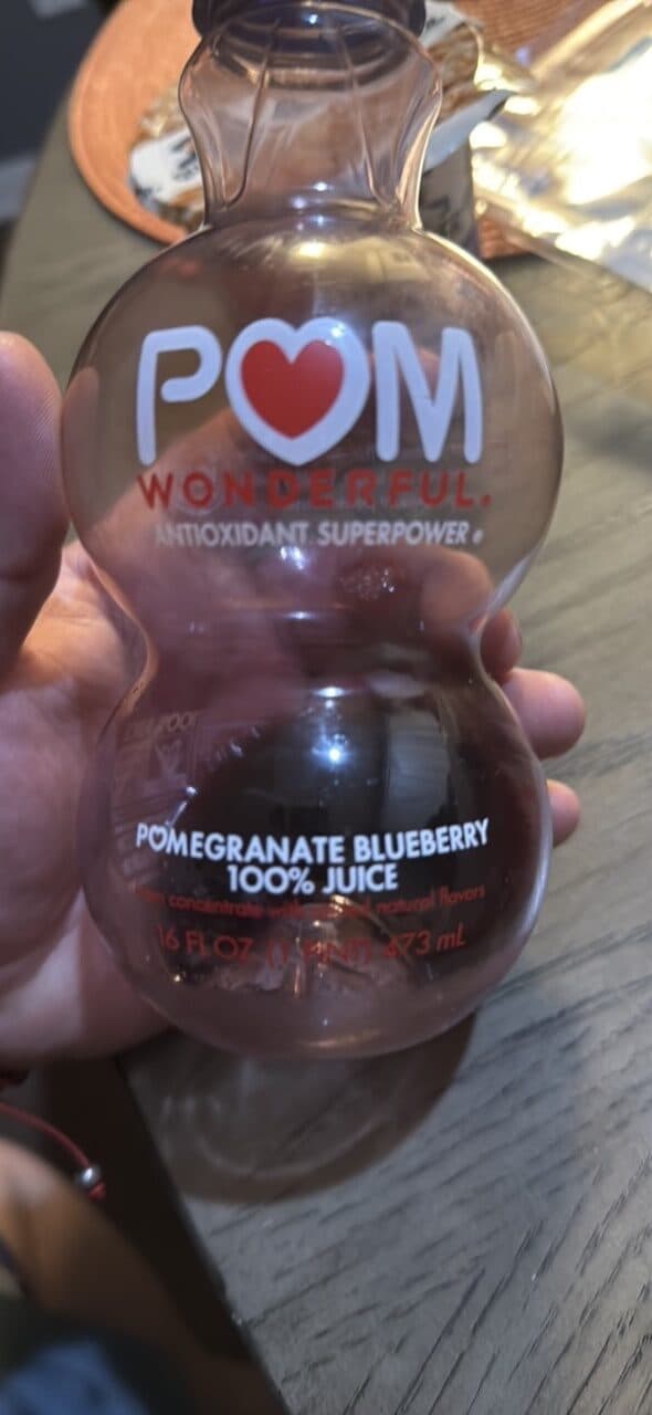 POM Wonderful Pomegranate Blueberry 100% Juice packshot
