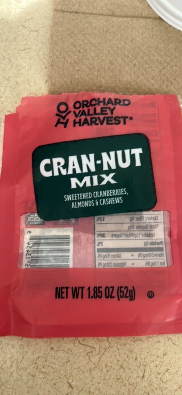 ORCHARD VALLEY HARVEST CRAN-NUT MIX Sweetened Cranberries, Almonds & Cashews packshot