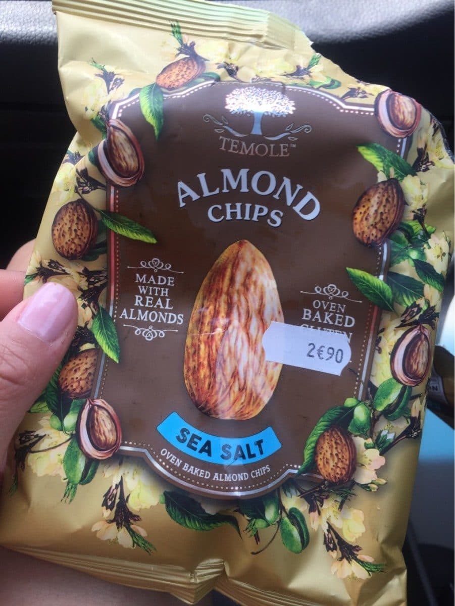 Temole Almond chips packshot