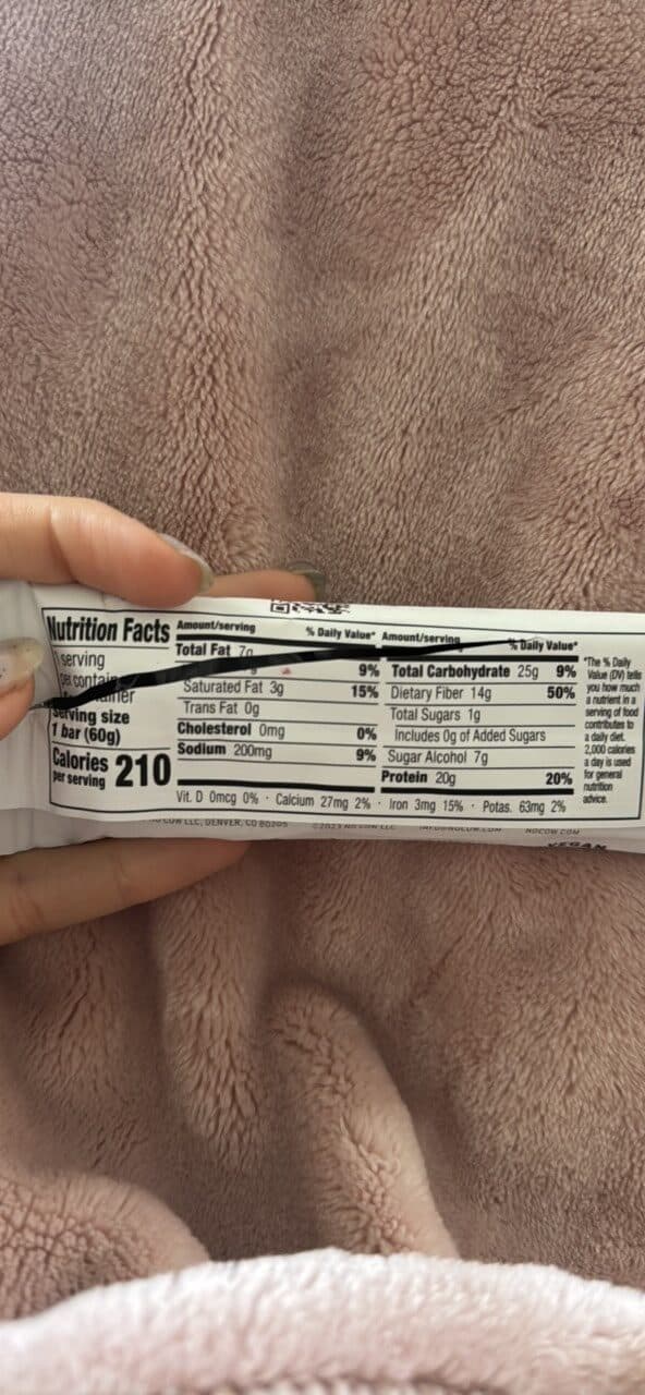no cow protein bar packshot