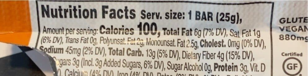 Health Warrior Chia Bar Chocolate Peanut Butter packshot