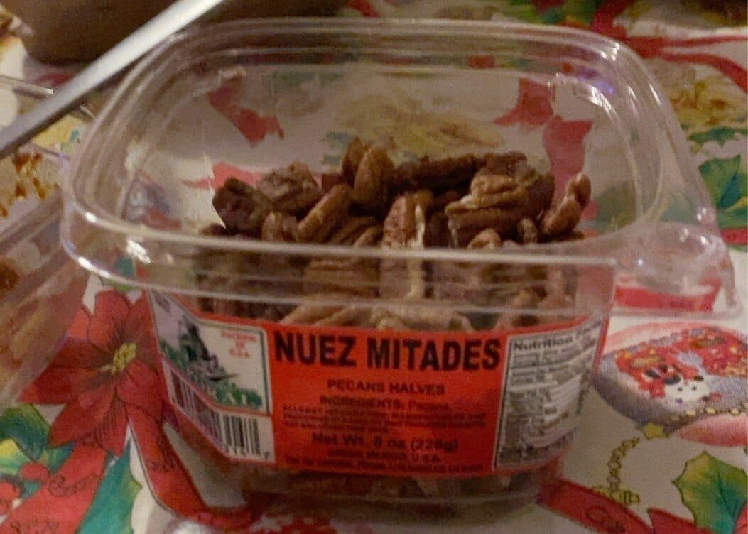 Caporal Pecans Halves packshot
