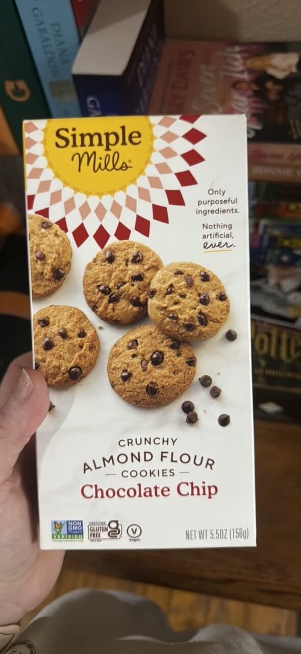 Simple Mills Crunchy Almond Flour Cookies Chocolate Chip packshot