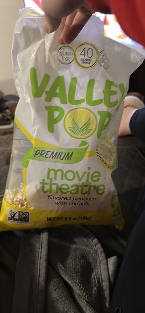 VALLEY POP movie theatre flavored popcorn with sea salt packshot