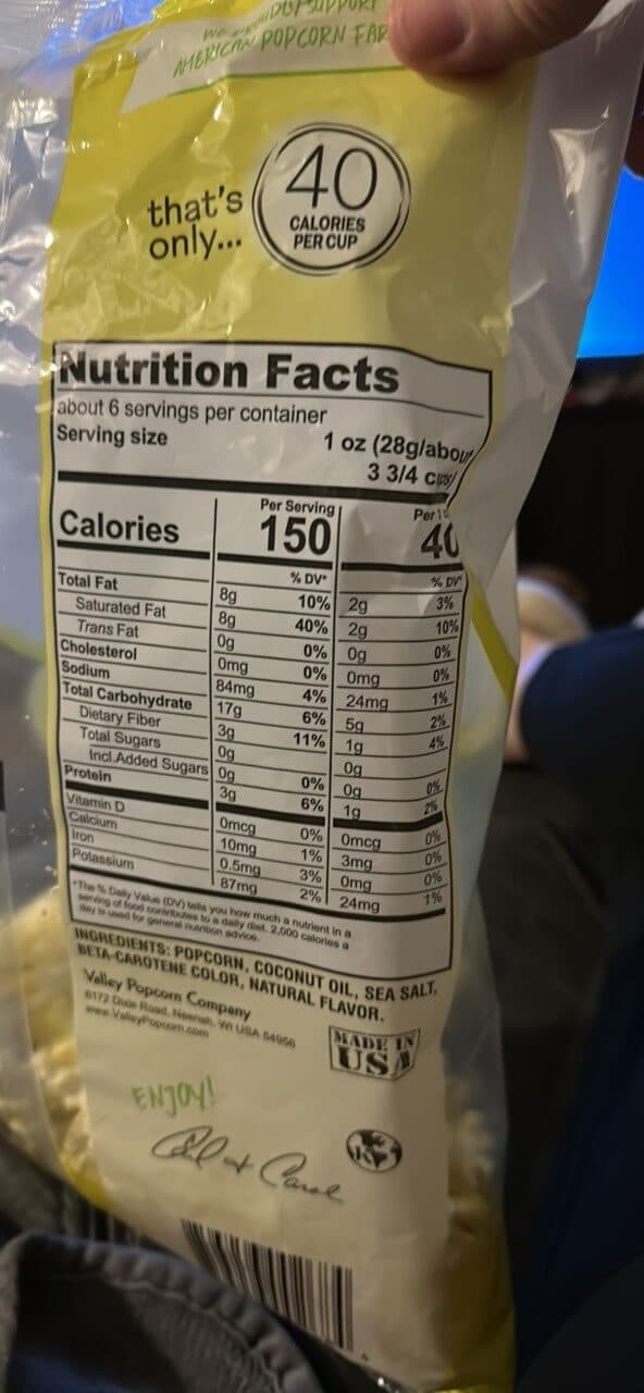 VALLEY POP movie theatre flavored popcorn with sea salt packshot