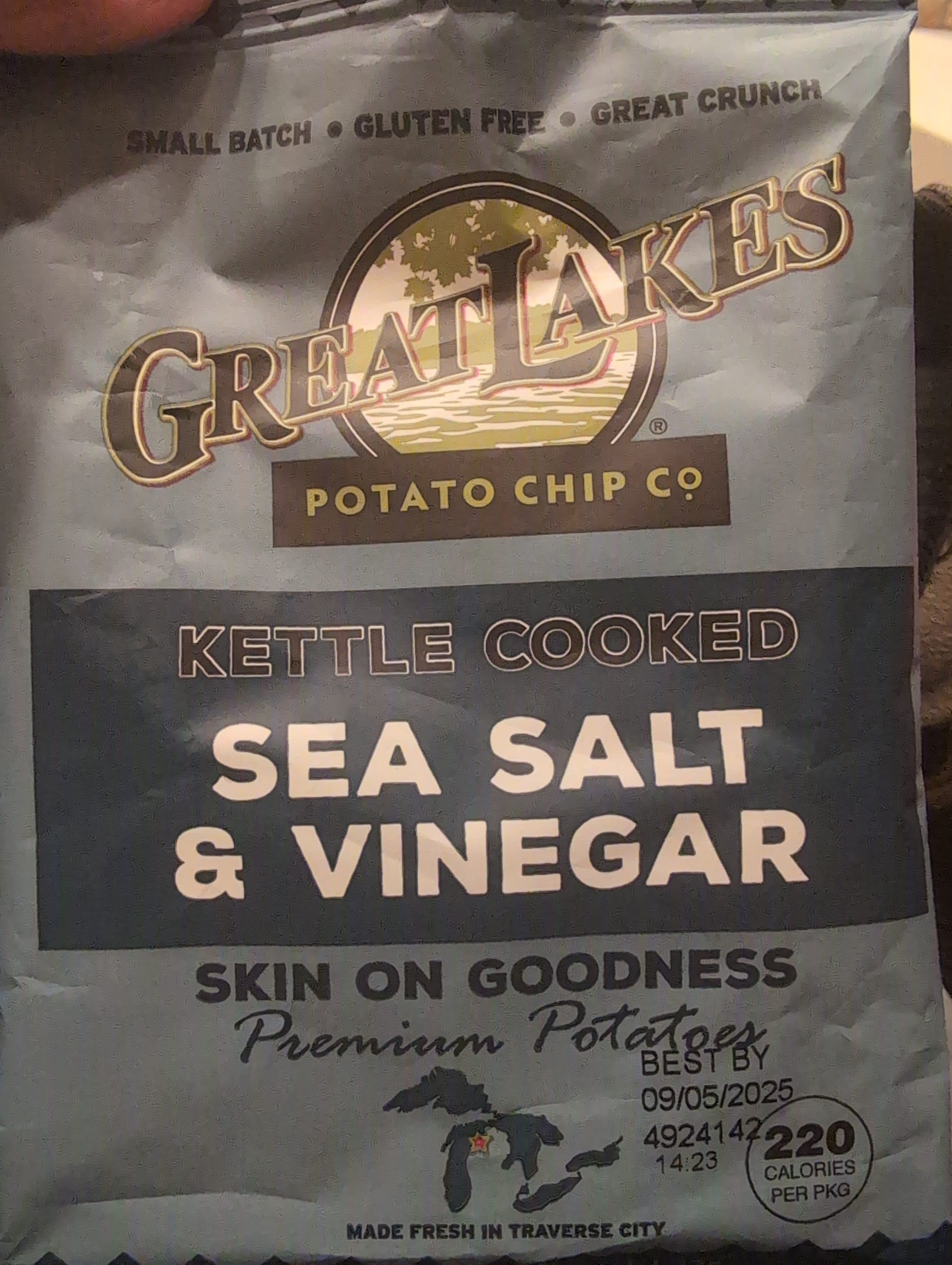 Great Lakes Potato Chip Co SEA SALT & VINEGAR packshot