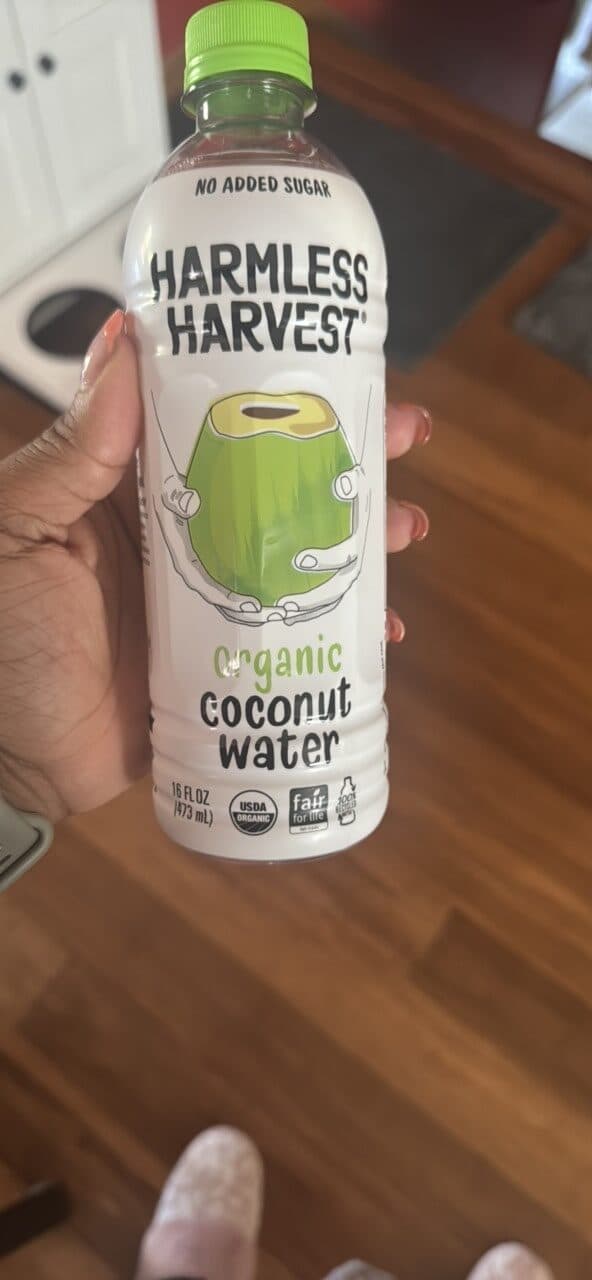 HARMLESS HARVEST organic coconut water packshot