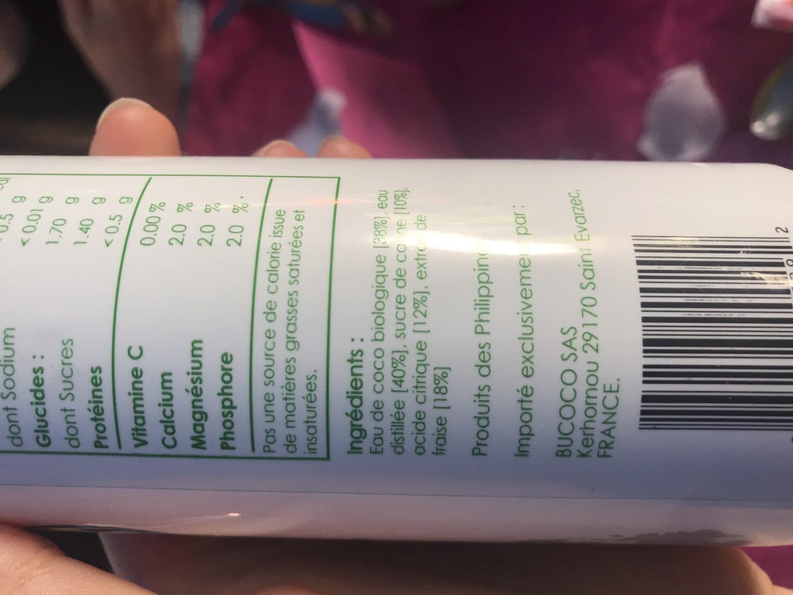 Open Food Facts Eau de coco pétillante saveur fraise packshot