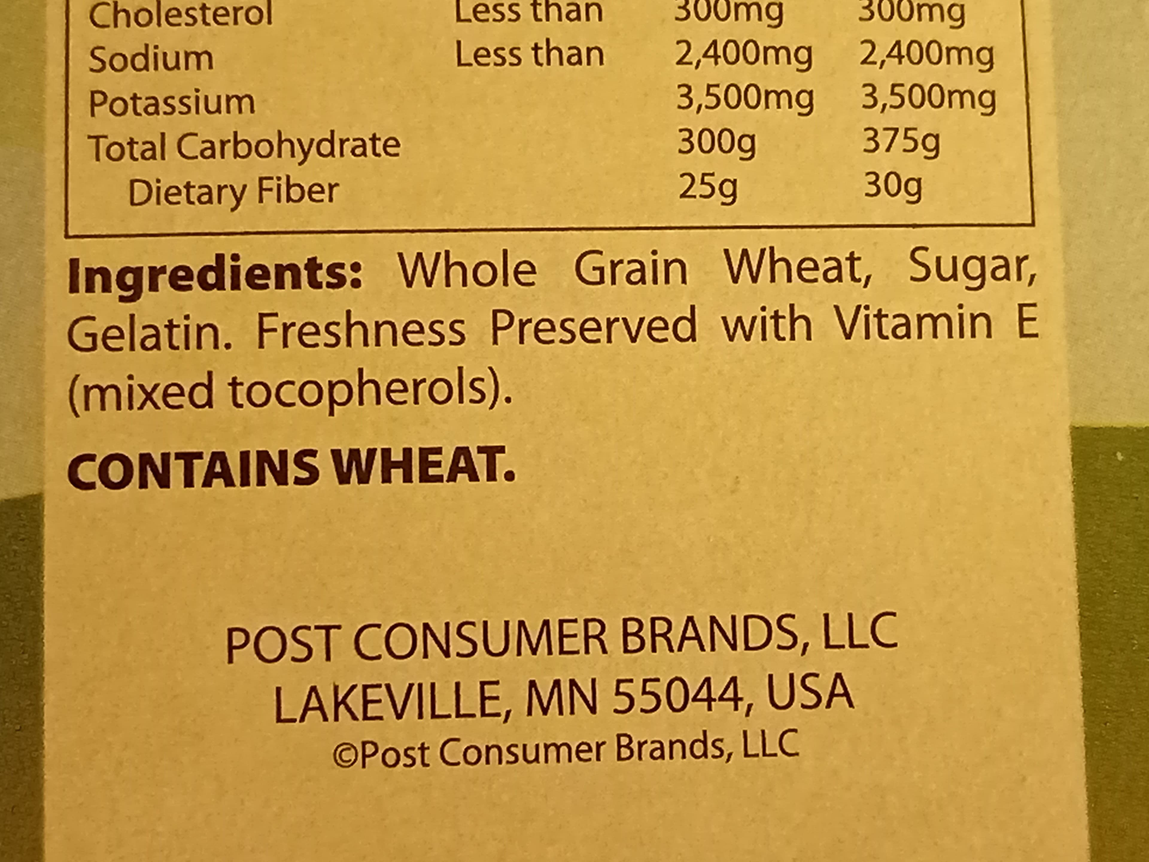 Mom's Best Cereals Sweetened Wheafuls packshot
