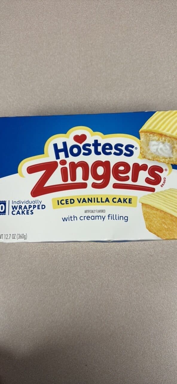 Hostess Zingers Iced Vanilla Cake with creamy filling packshot