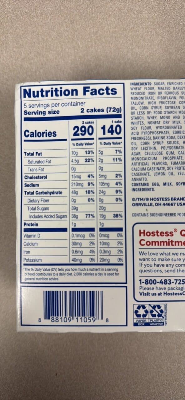 Hostess Zingers Iced Vanilla Cake with creamy filling packshot