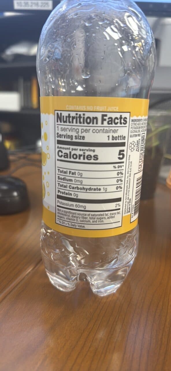 WELLSLEY FARMS LEMON SPARKLING WATER packshot
