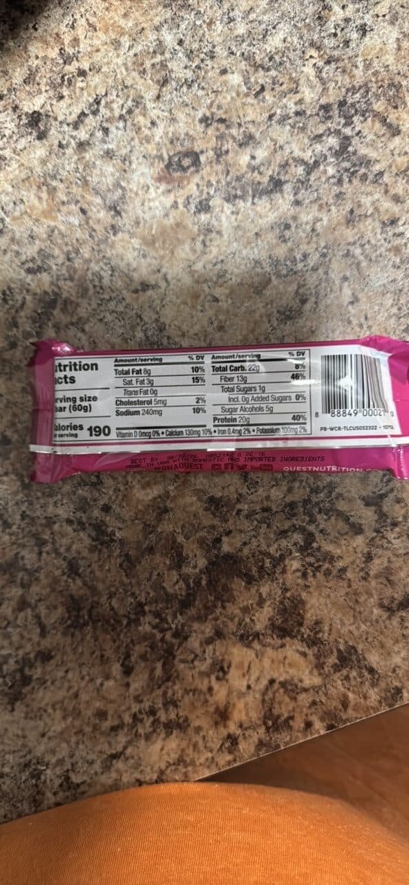 Quest White Chocolate Raspberry Protein Bar packshot