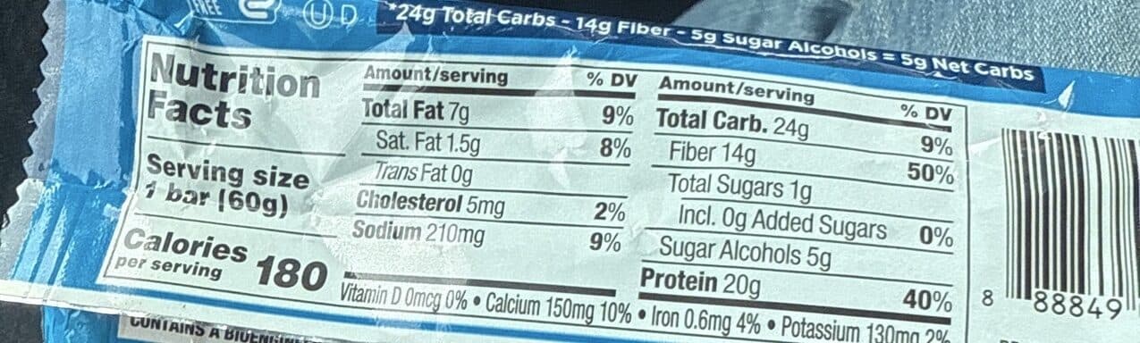 QUEST Oatmeal Chocolate Chip Protein Bar packshot