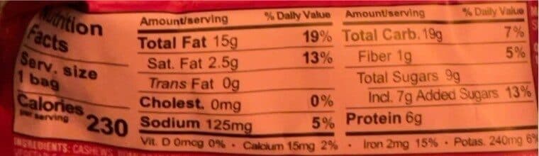 Sahale Snacks Naturally Pomegranate Vanilla Flavored Cashews Glazed Mix packshot