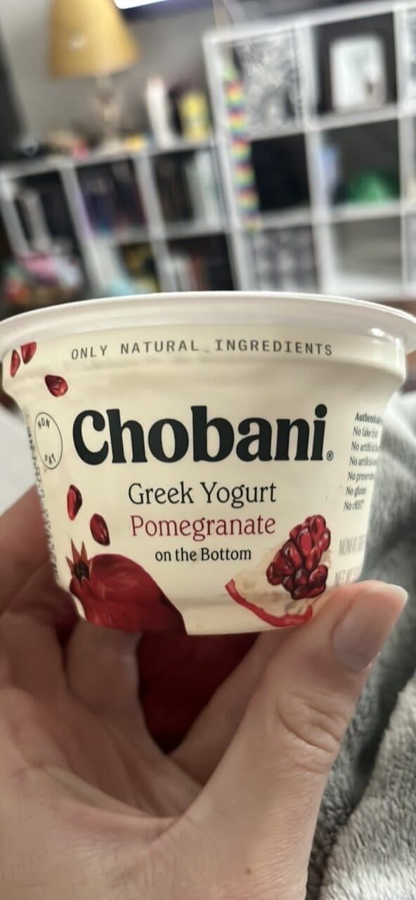 Chobani Greek Yogurt Pomegranate packshot