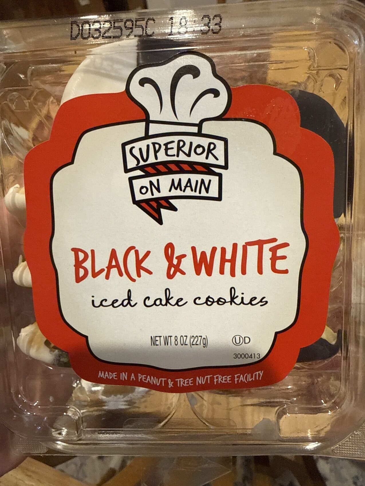 Superior On Main Black & White Cookies packshot