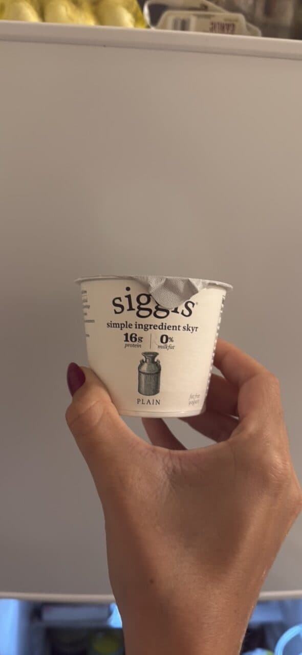 siggi's simple ingredient skyr packshot