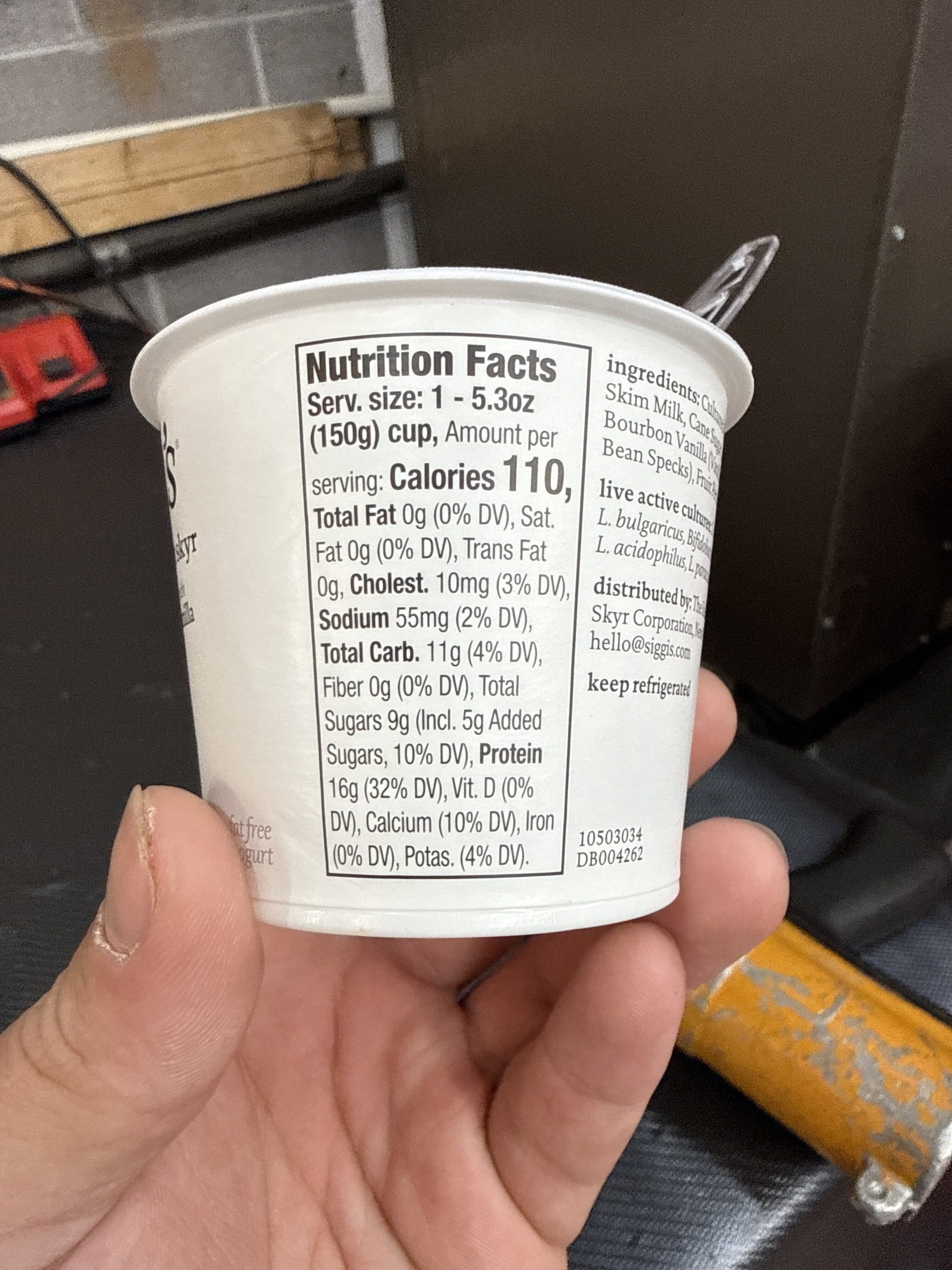 siggi's simple ingredient skyr vanilla packshot