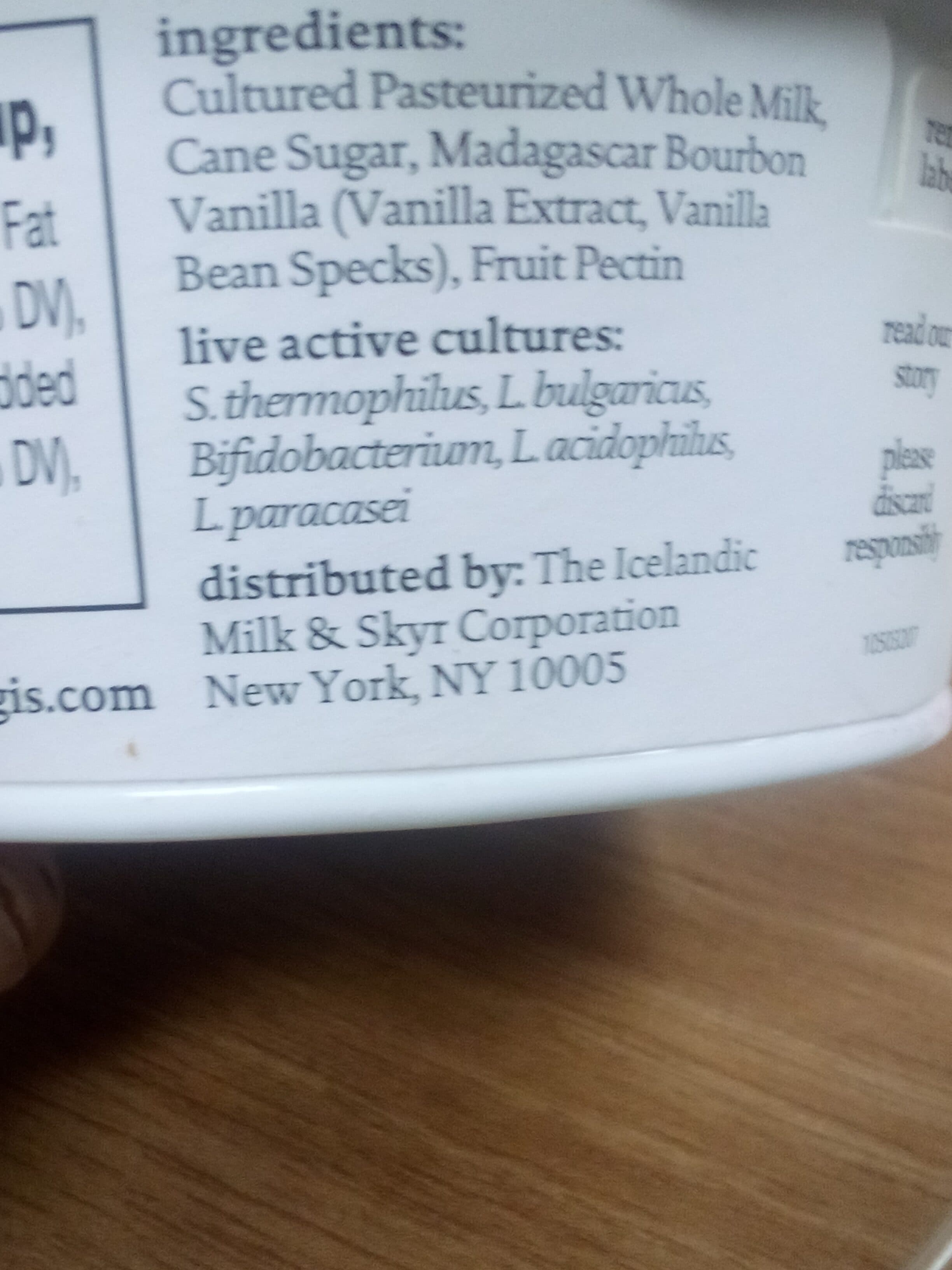 siggi's simple ingredient skyr packshot