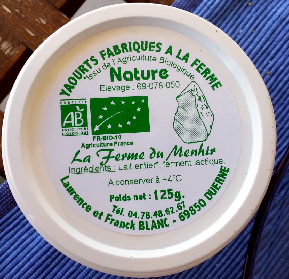 La ferme du menhir Yaourts fabriqués à la ferme packshot