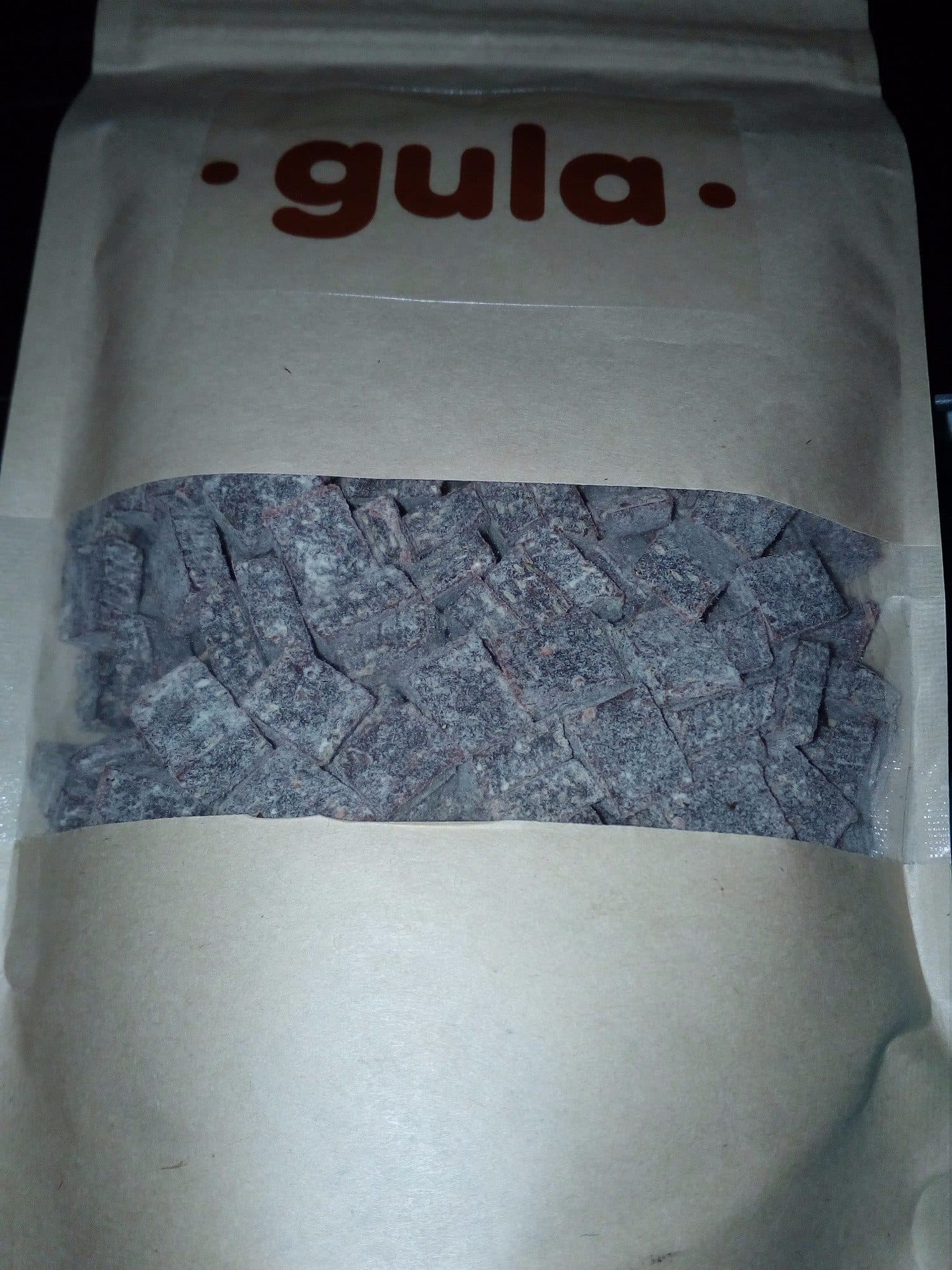 Gula Cube de cassis au chia packshot