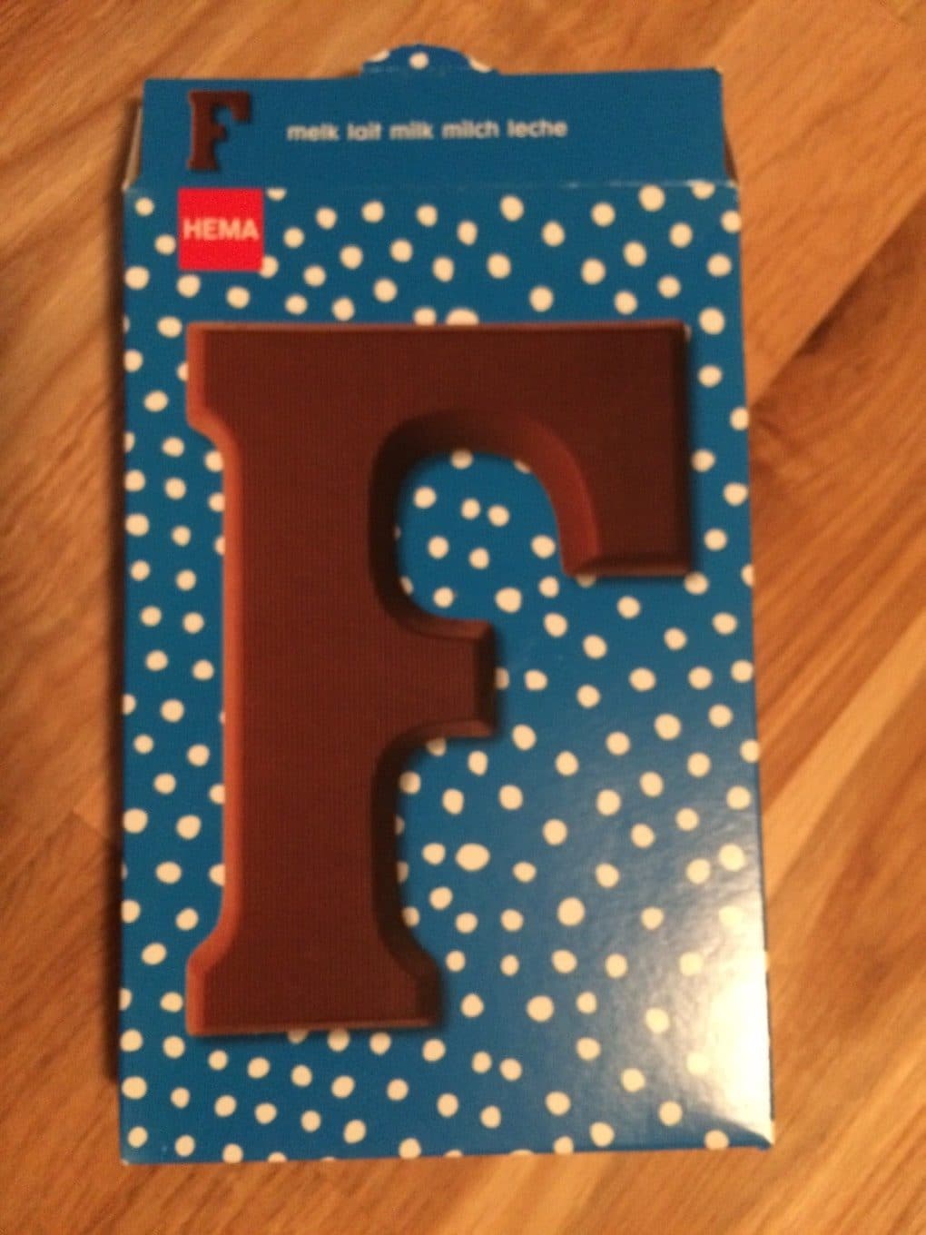 Hema Lettre en chocolat packshot
