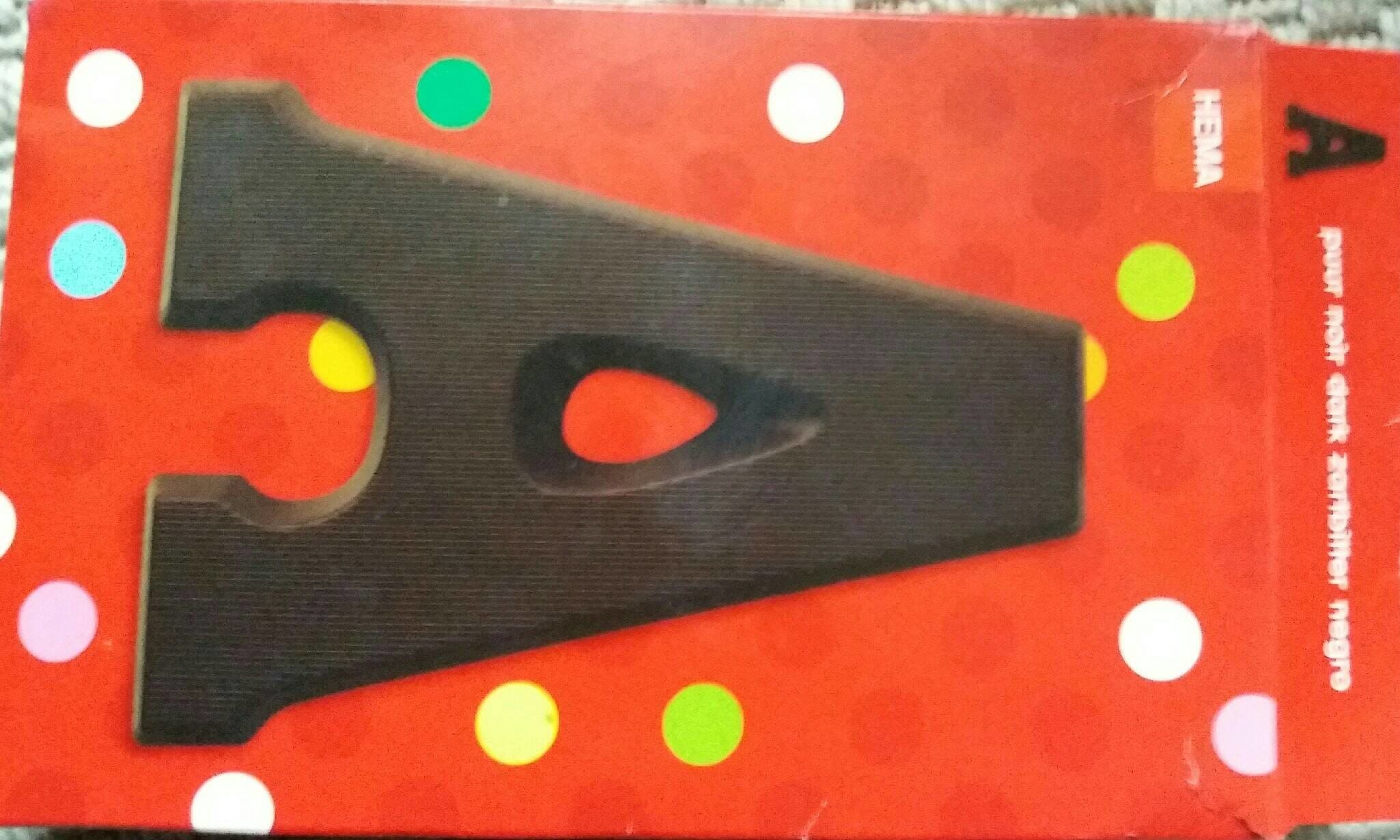 Hema Chocolat lettre noir packshot