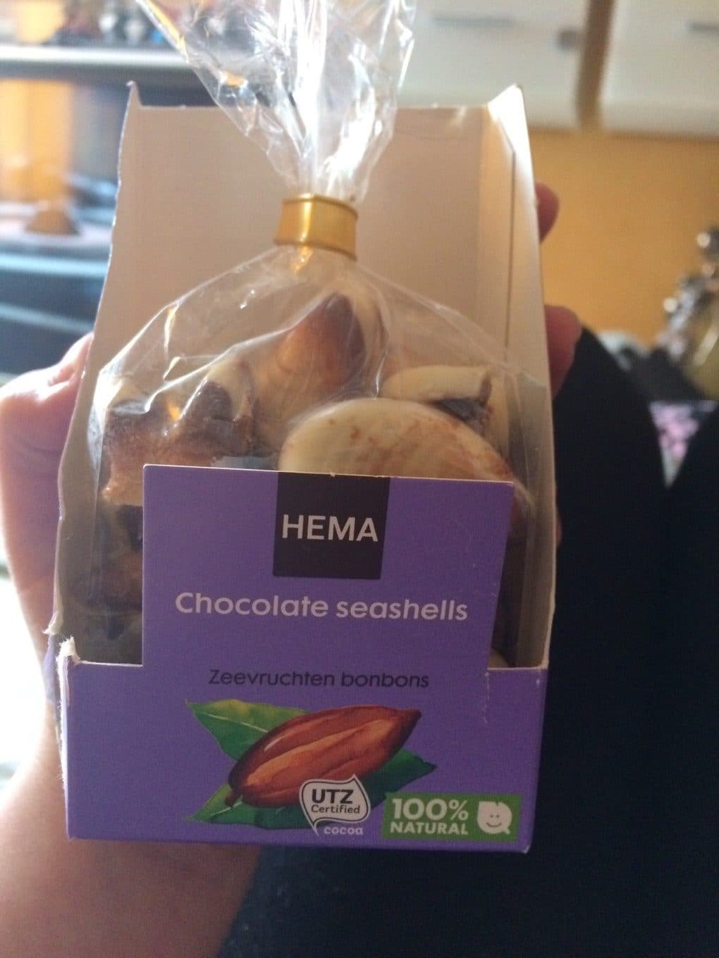 Hema Chocolate seashells packshot