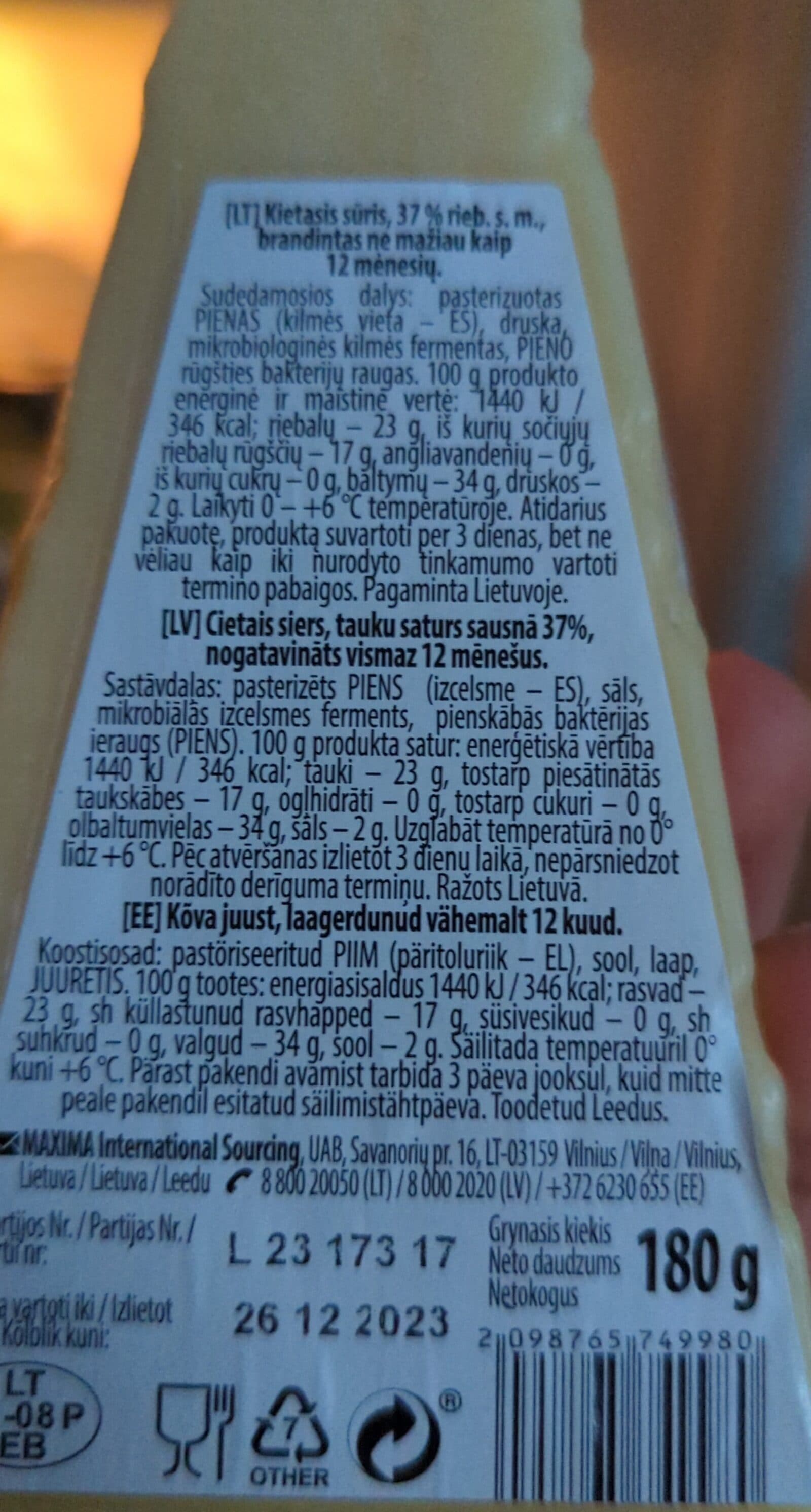 Well done Hard cheese refined 12 months packshot