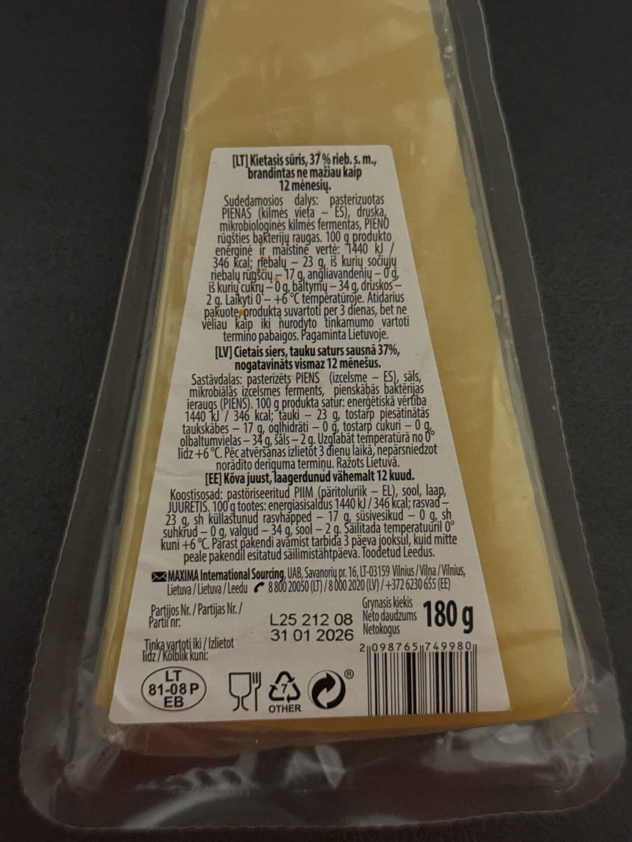 Well done Hard cheese refined 12 months packshot