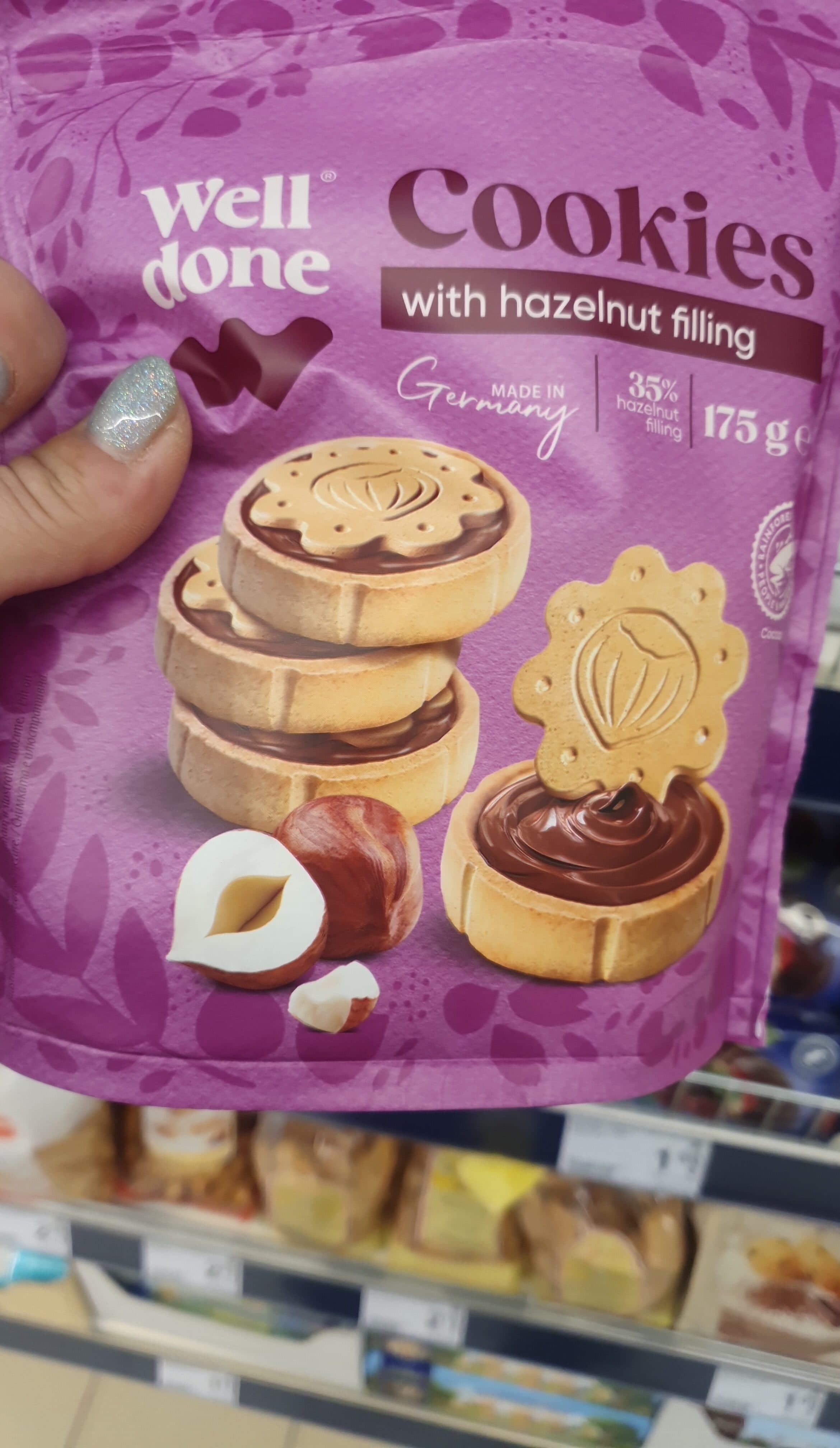Well Done Cookies With Hazelnut Filling packshot