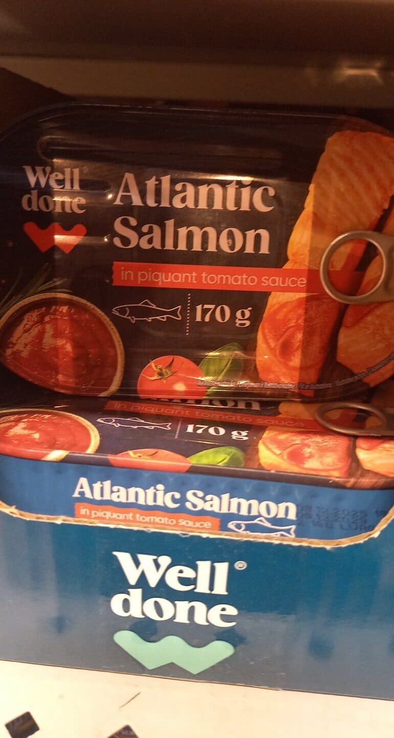 Well Done Atlantic Salmon In Piquant Tomato Sauce packshot