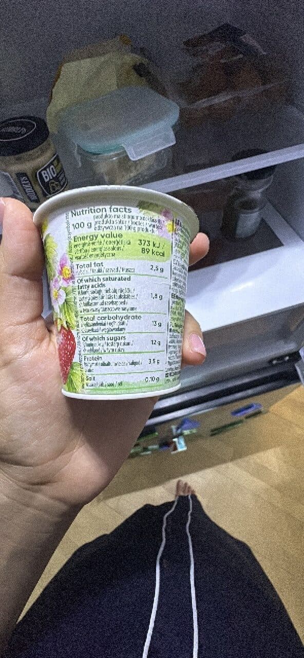Well Done Organic Strawberry Yogurt packshot