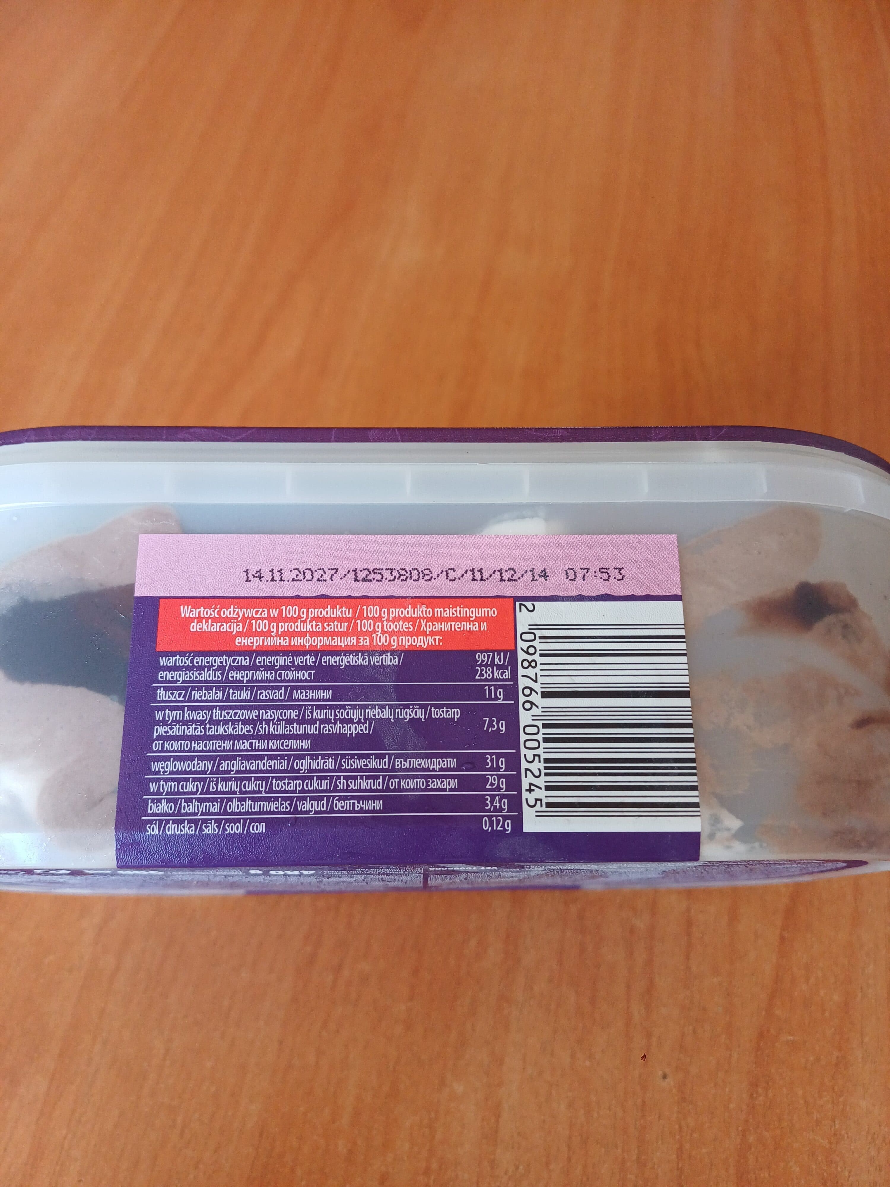Mic & Rio Choco mix ice cream packshot