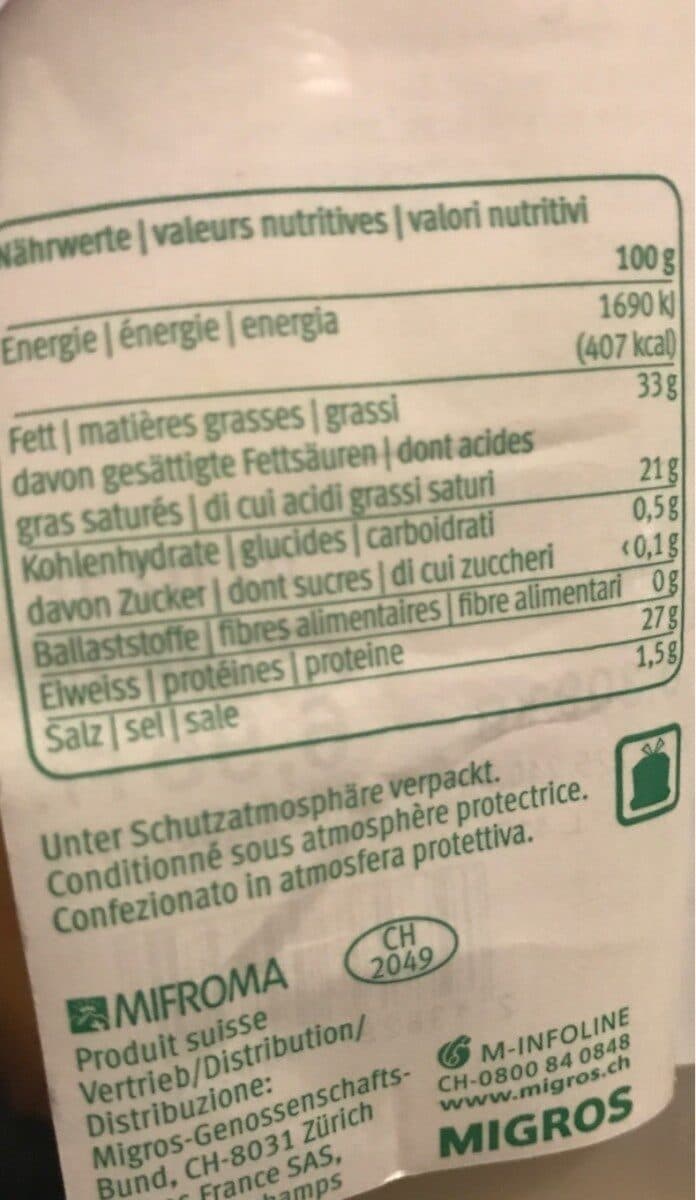 Migros Gruyere switzerland mi salé packshot