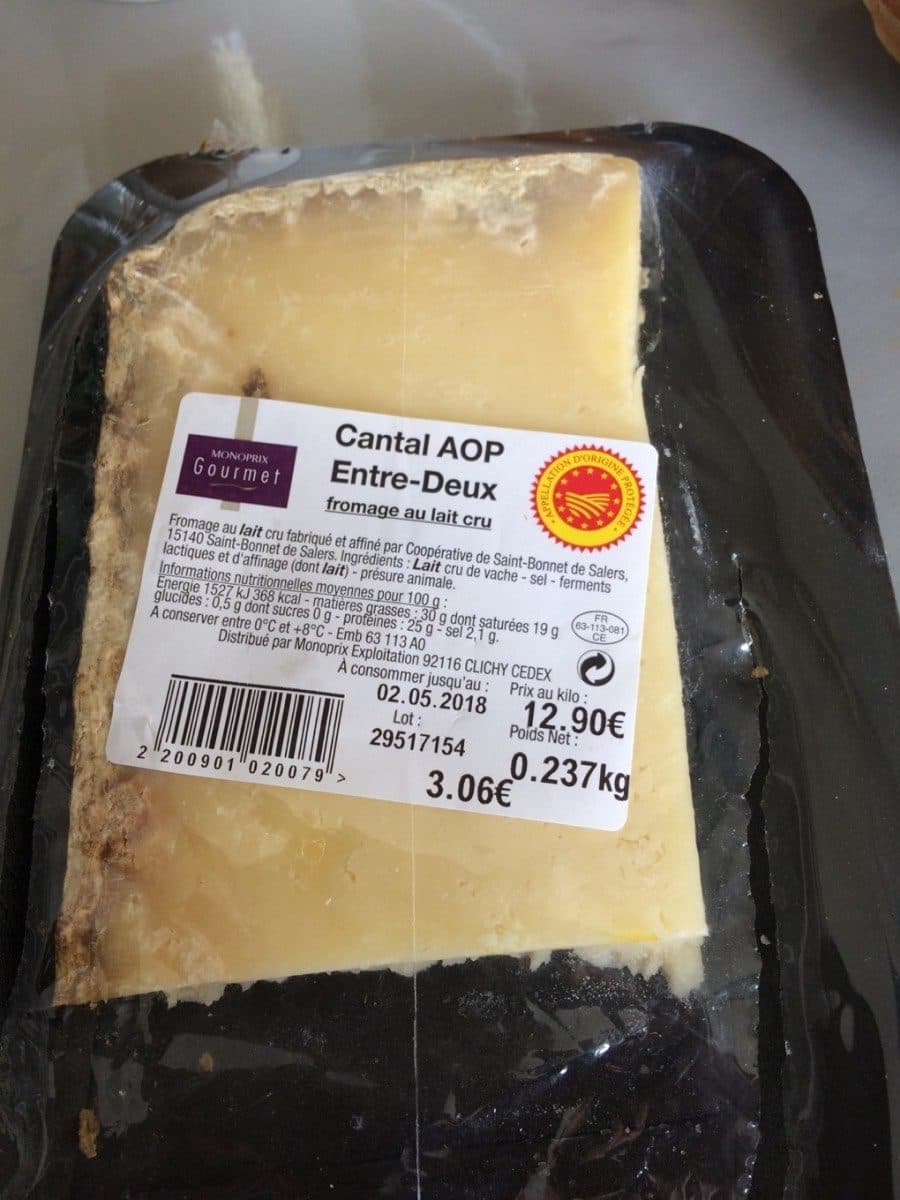 Monoprix Gourmet Cantal AOP Entre-Deux packshot