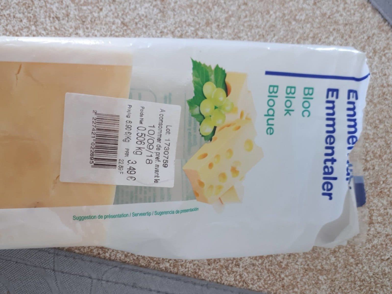 produit blanc Emmental packshot
