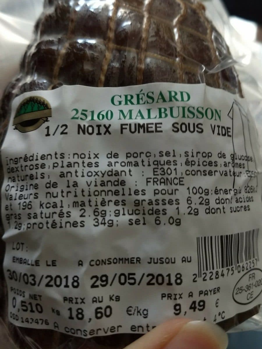 Open Food Facts 1/2 noix fumée sous vide packshot