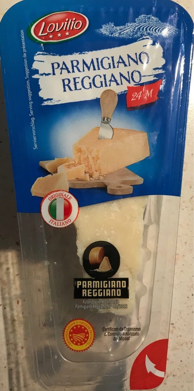 Lovilio Parmigiano reggiani packshot