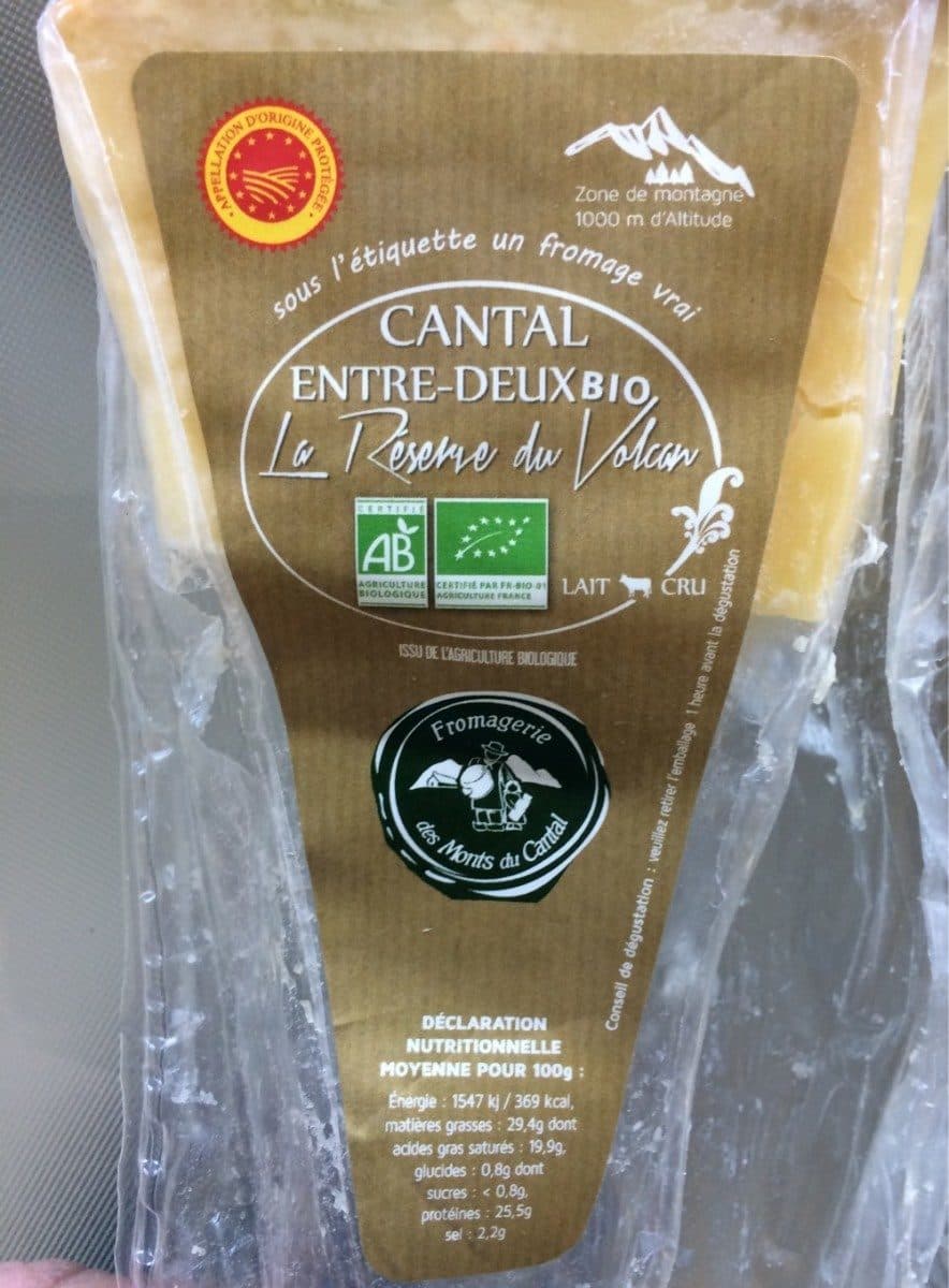 Fromagerie des Monts du Cantal Cantal entre-deux bio packshot