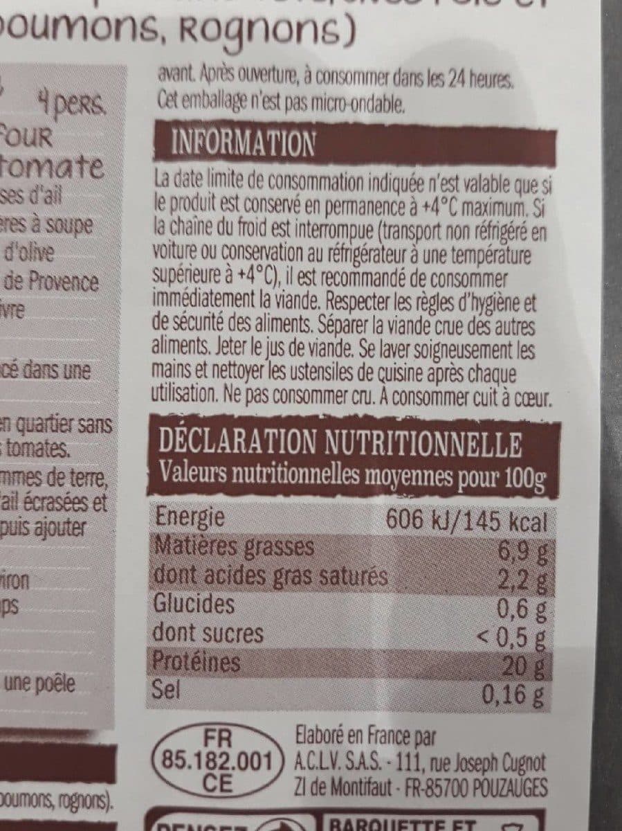 L'étal du volailler Lapin entier découpé avec foie packshot