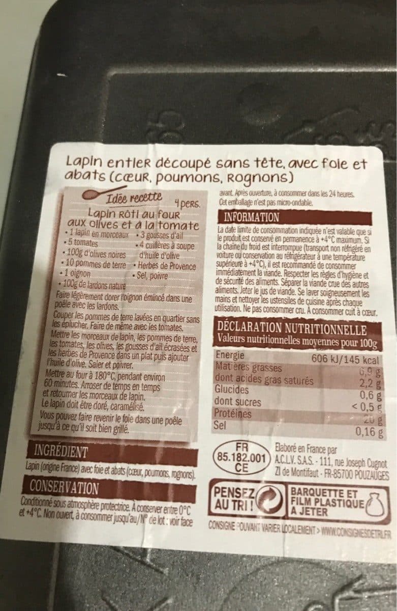 L'étal du volailler Lapin entier découpé avec foie packshot