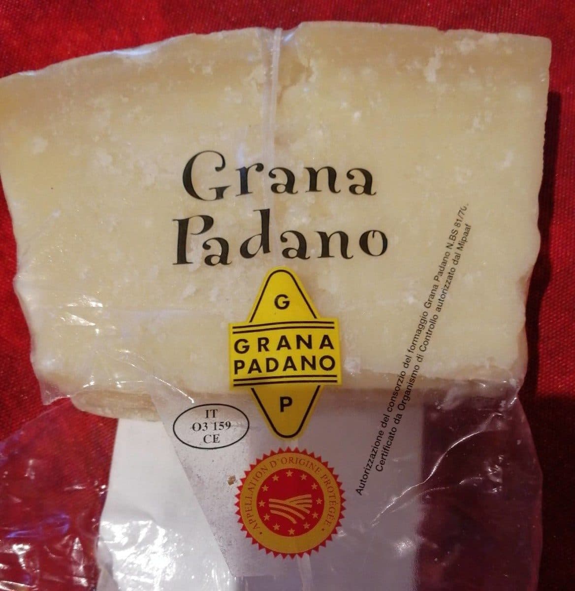Open Food Facts Grana Padano AOP au lait cru packshot