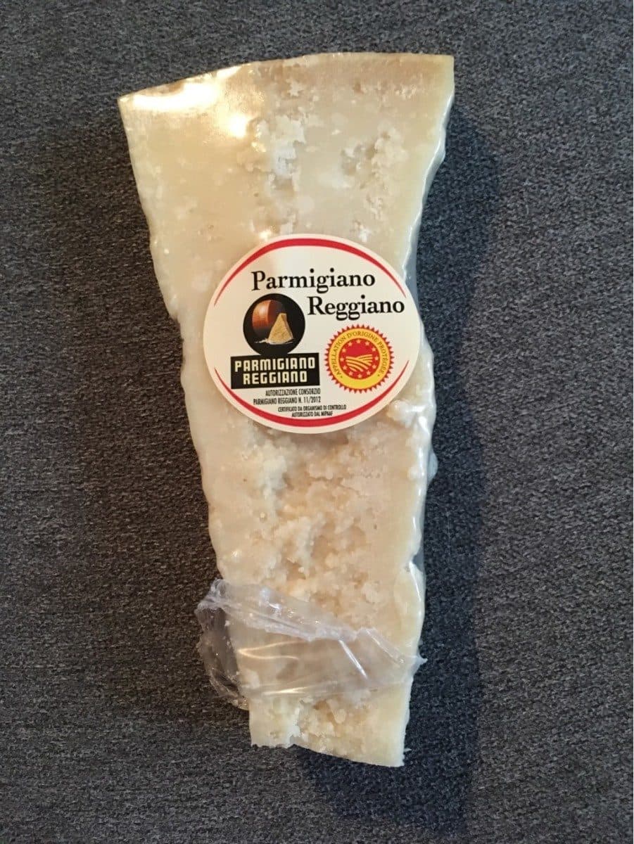 Open Food Facts Parmigiano reggiano AOP packshot